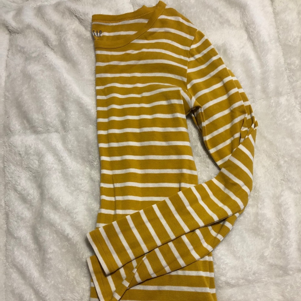 Gap long sleeve shirt